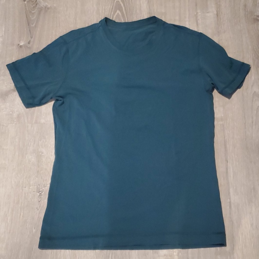 Men's lululemon t shirt